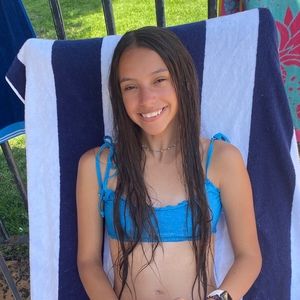 Meet your Posher, Ella